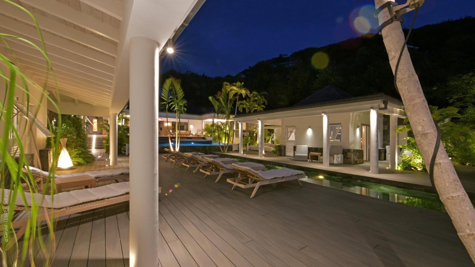 Modern Villa With Two Swimming Pools Petit Cul-de-Sac Bagian luar foto