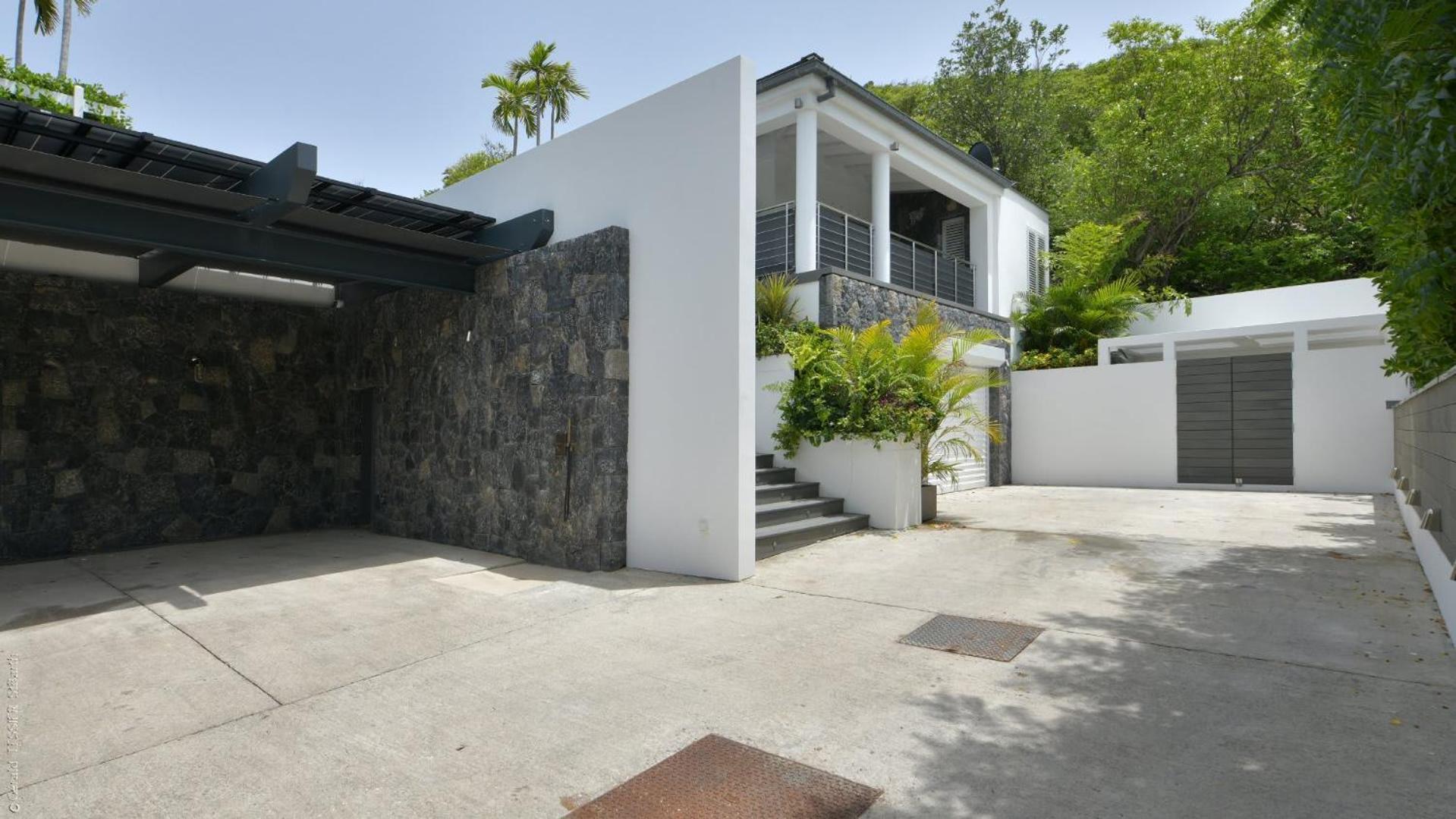 Modern Villa With Two Swimming Pools Petit Cul-de-Sac Bagian luar foto